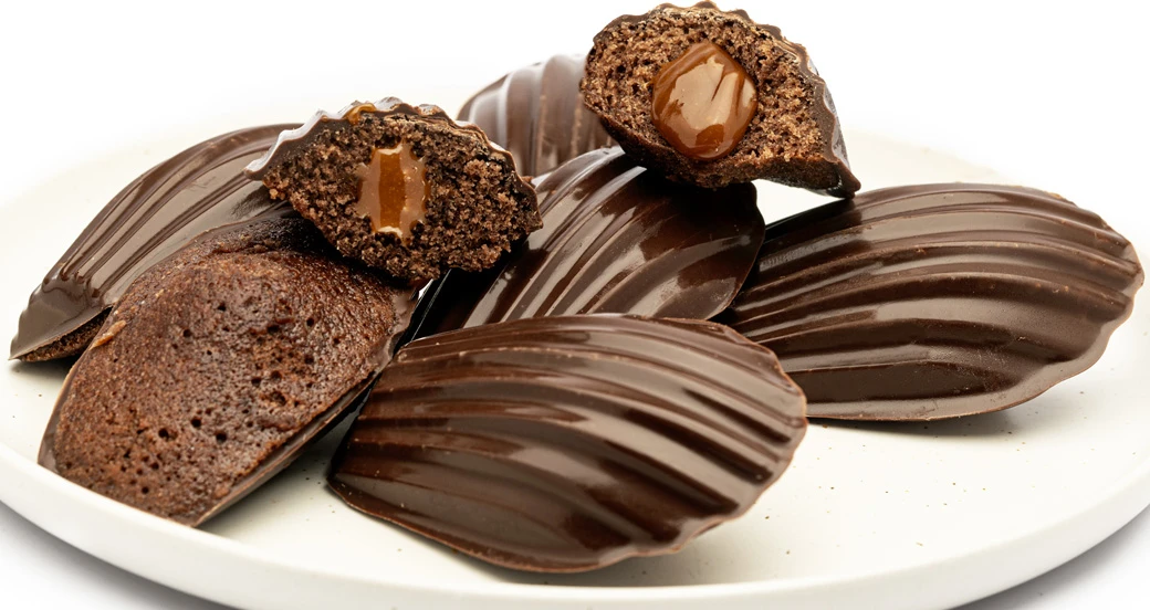 MAGDALENA CUBIERTA DE CHOCOLATE Y RELLENA DE DULCE DE LECHE